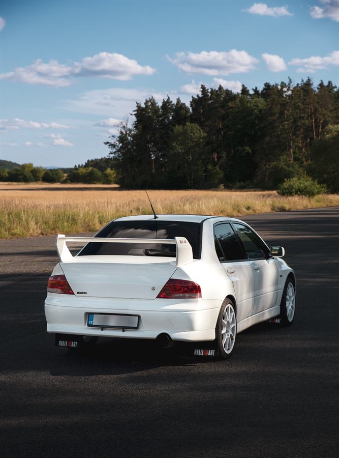 Mitsubishi Lancer Evolution zezadu